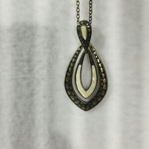 Vintage Lia Sophia On The Prowl Necklace Gold/Brass Tone Black Enamel Pendant